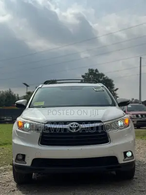 Toyota Highlander Limited 4dr SUV AWD (3.5L 6cyl 6A) 2015 White