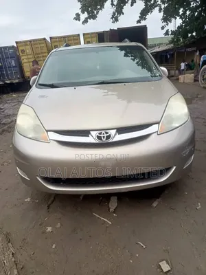 Toyota Sienna 2008 Gold