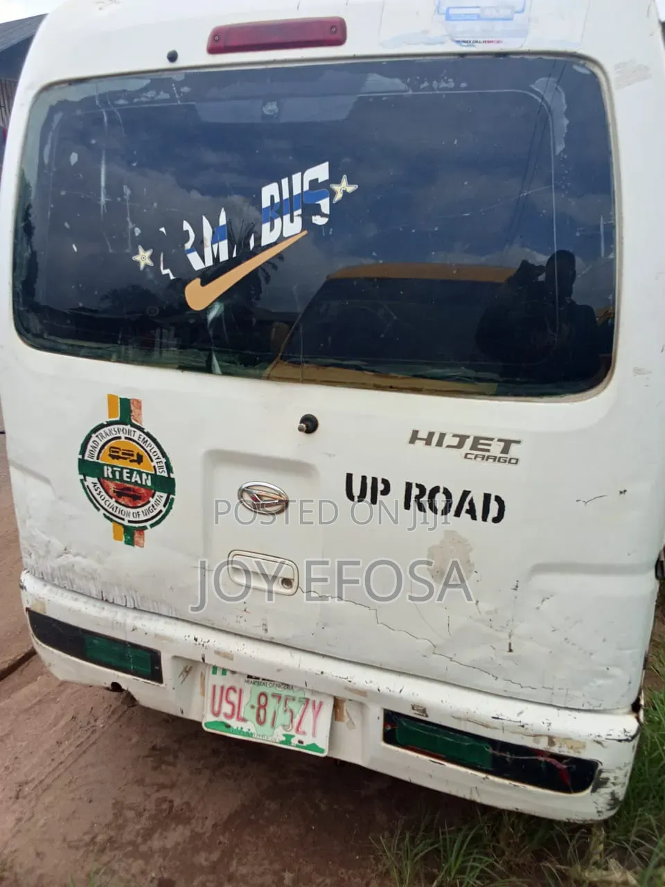 Daihatsu Hijet 2000 White