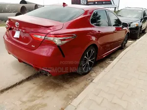 Toyota Camry 2018 Red