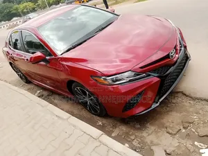 Toyota Camry 2018 Red