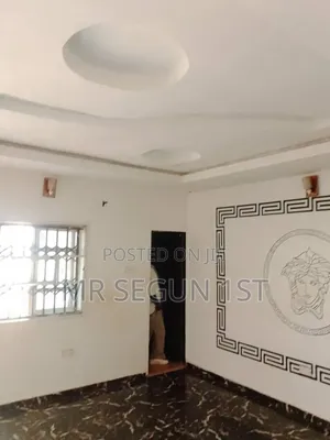 2bdrm Block of Flats in God'S Love Estate, Akala Express for rent
