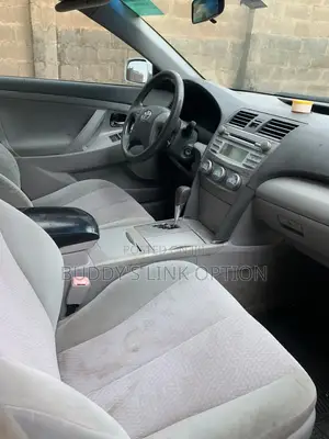 Toyota Camry LE 4dr Sedan (2.5L 4cyl 6AM) 2010 White