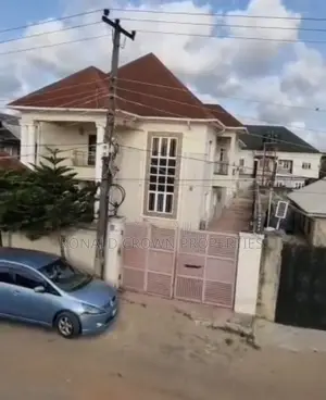 6bdrm Duplex in Okota for sale