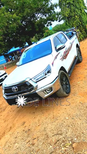 Toyota Hilux Revo Single Cab Petrol 2.7 RWD 2019 White