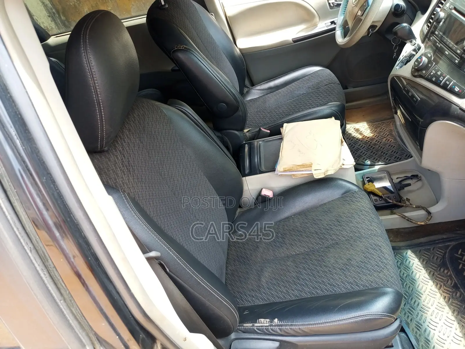 Toyota Sienna 2012 Black