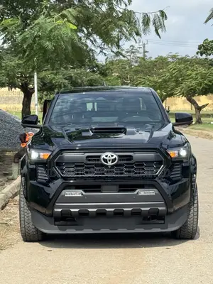 Toyota Tacoma 2024 Black