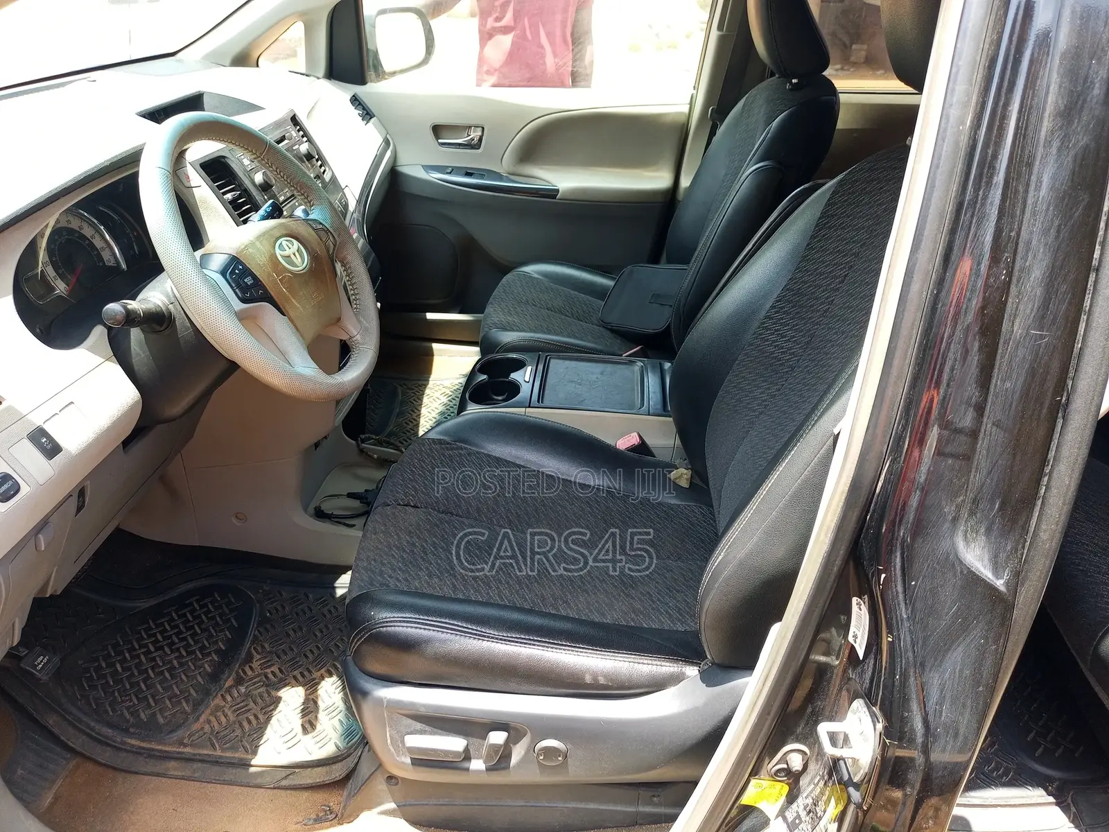 Toyota Sienna 2012 Black