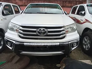 Toyota Hilux 2019 White