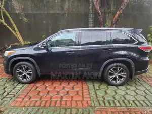 Toyota Highlander XLE V6 4x4 (3.5L 6cyl 6A) 2016 Black