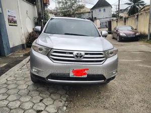 Toyota Highlander 2012 Silver