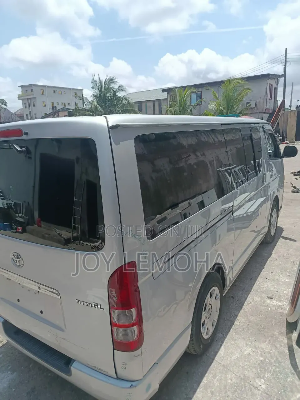 Toyota HiAce 2010 Silver