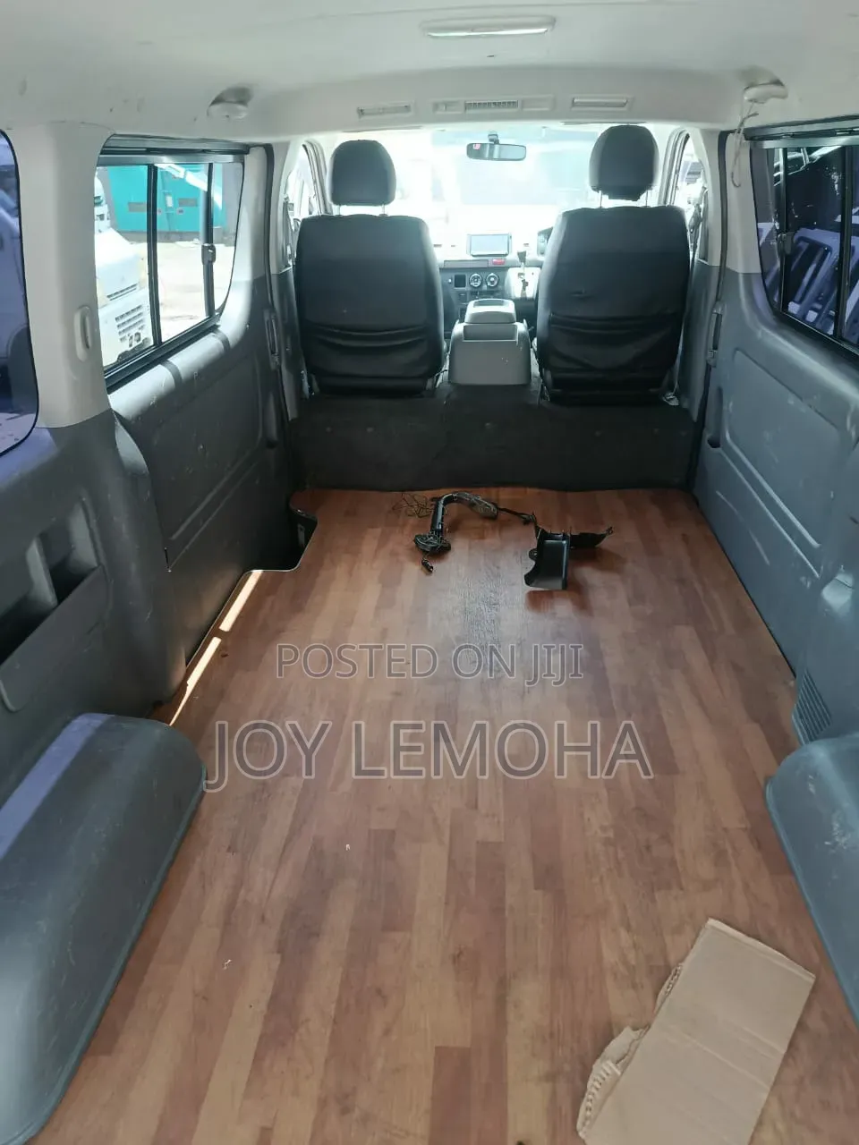 Toyota HiAce 2010 Silver