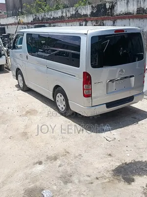 Toyota HiAce 2010 Silver