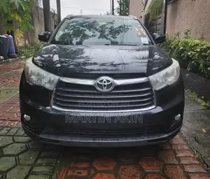 Toyota Highlander XLE V6 4x4 (3.5L 6cyl 6A) 2016 Black