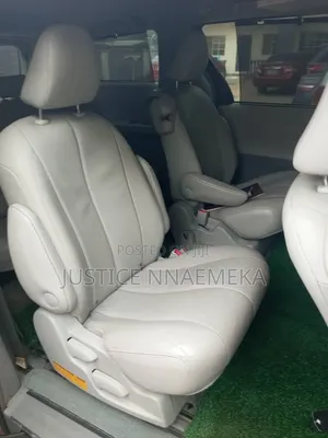 Toyota Sienna 2014 Silver