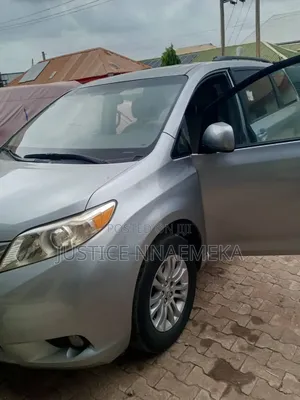 Toyota Sienna 2014 Silver
