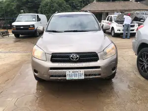 Toyota RAV4 2007 Gold