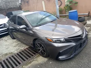Toyota Camry SE AWD 2024 Gray