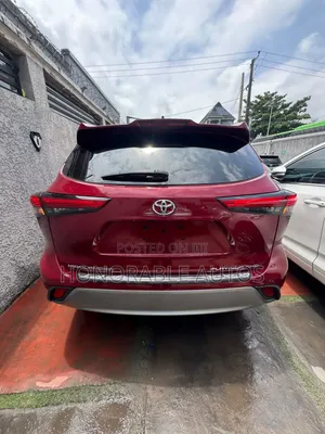 Toyota Highlander 2021 Red