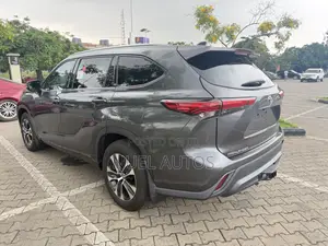Toyota Highlander XLE AWD 2020 Gray