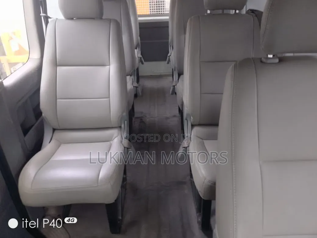 Toyota HiAce 2015 Grey