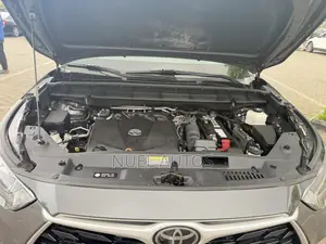 Toyota Highlander XLE AWD 2020 Gray