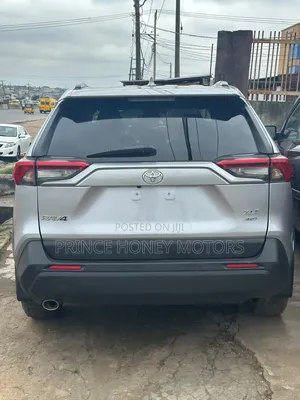 Toyota RAV4 2021 Silver