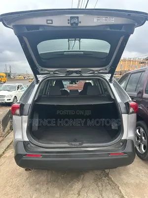 Toyota RAV4 2021 Silver
