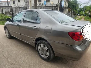 Toyota Corolla 2004 Gold