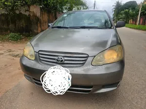 Toyota Corolla 2004 Gold