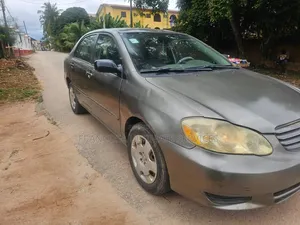 Toyota Corolla 2004 Gold