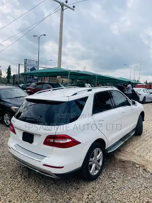 Mercedes-Benz M Class ML350 4MATIC 4dr SUV AWD (3.5L 6cyl 7A) 2015