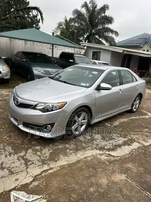 Toyota Camry 2012 Silver