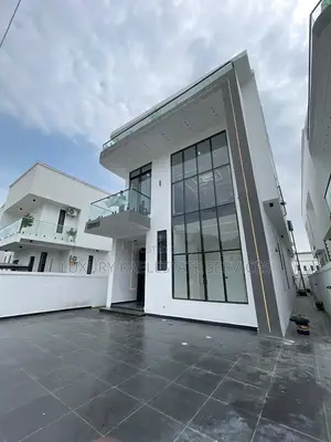 5bdrm House in Chevron for sale