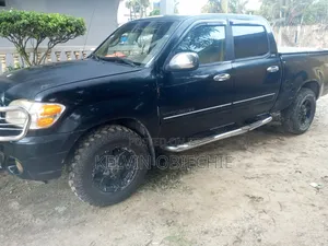 Toyota Tundra 2004 Black