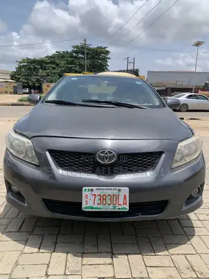 Toyota Corolla LE 4dr Sedan (1.8L 4cyl 4A) 2010 Gray