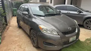 Toyota Matrix Hatchback FWD (1.8L 4cyl 5M) 2009 Gray