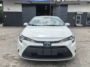 Toyota Corolla 2023 White