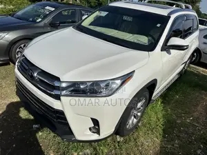 Toyota Highlander XLE 4dr SUV (3.5L 6cyl 6A) 2015 White