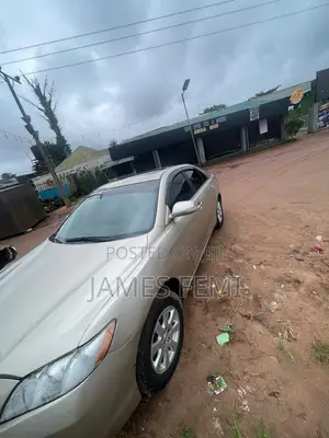 Toyota Camry XLE V6 4dr Sedan (3.5L 6cyl 6AM) 2007 Gold