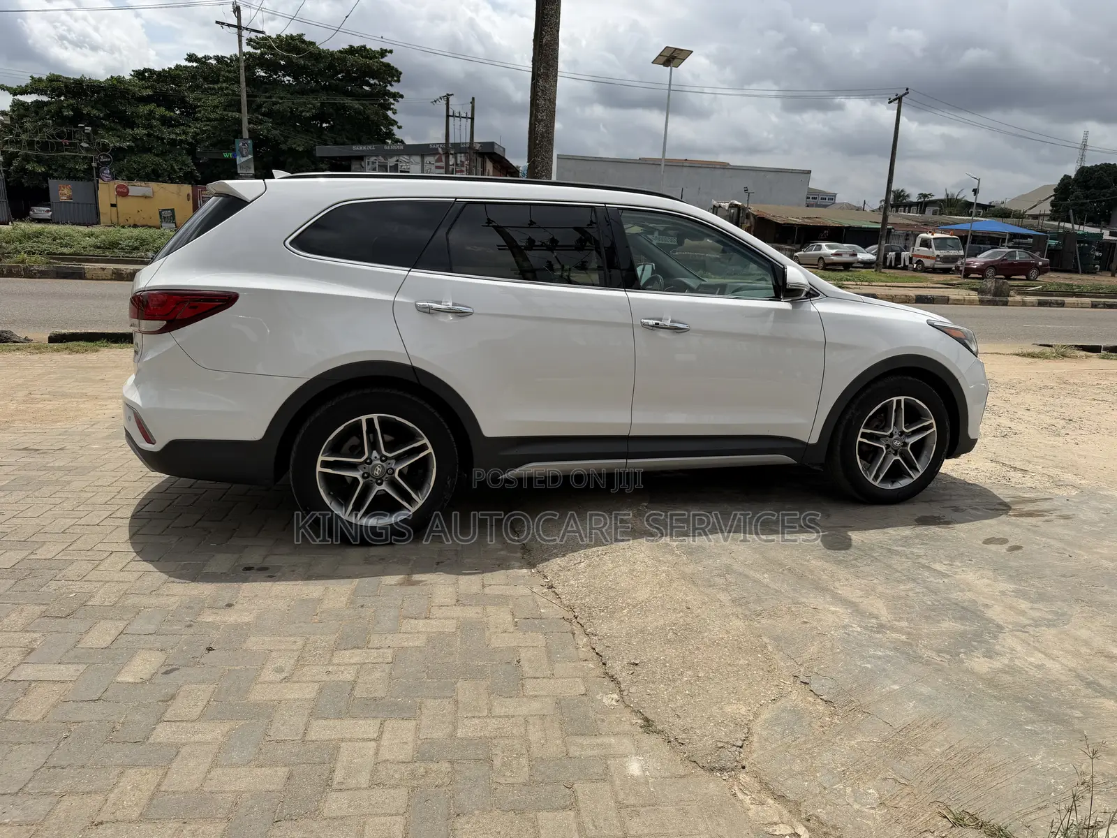 Hyundai Santa Fe Limited AWD 2017 White