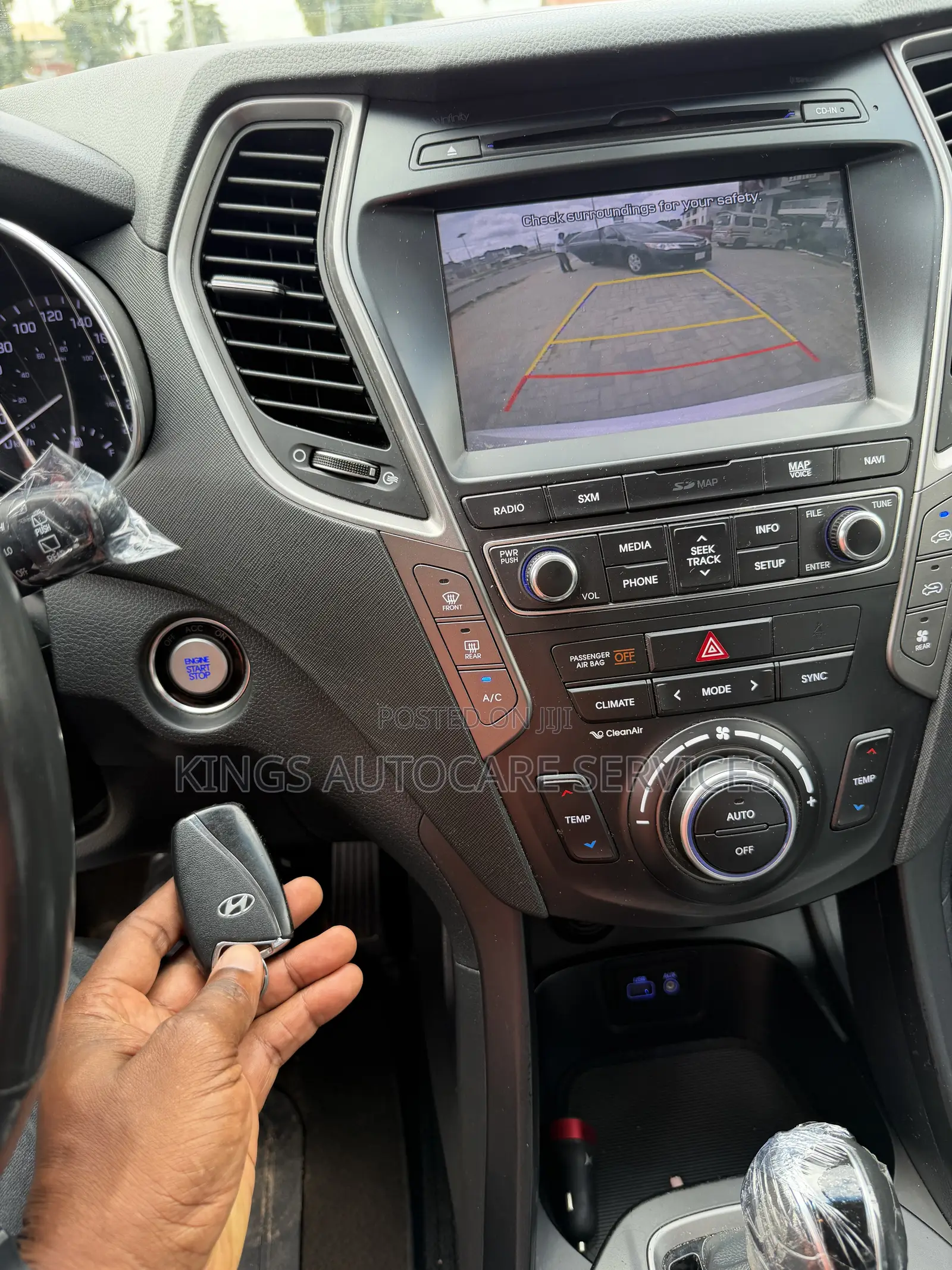 Hyundai Santa Fe Limited AWD 2017 White