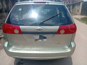 Toyota Sienna 2006 Green