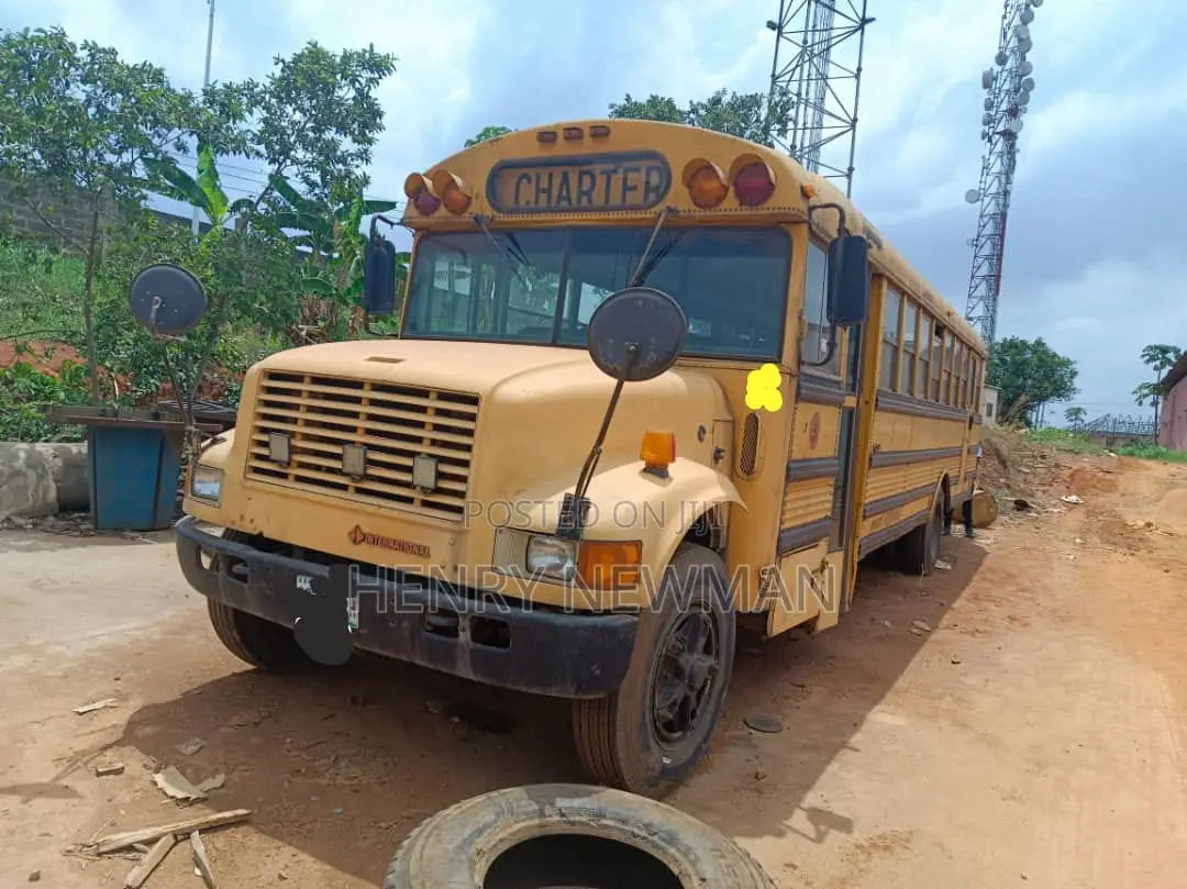 Bus 1995 Yellow