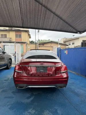 Mercedes-Benz E300 2017 Red
