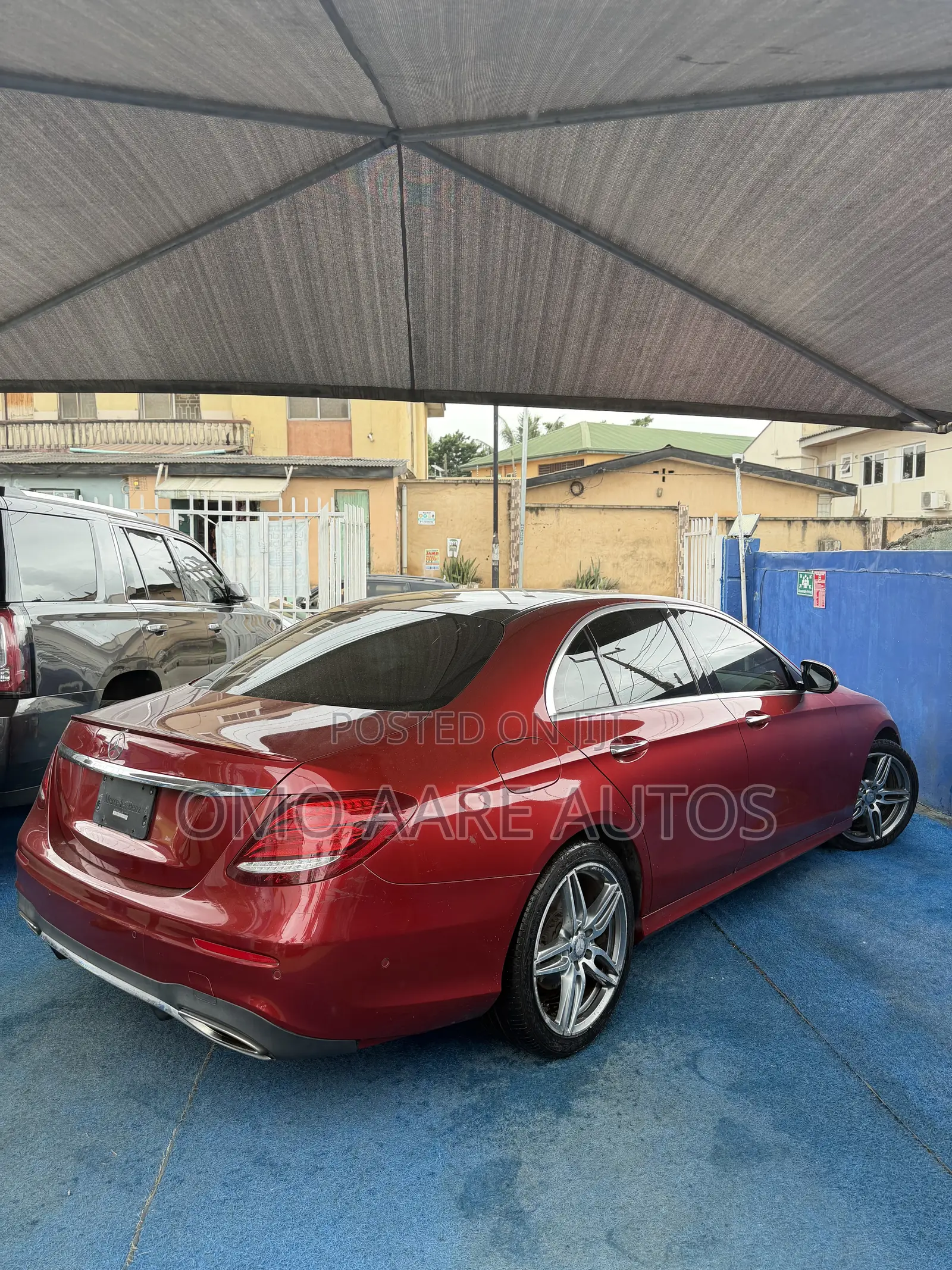 Mercedes-Benz E300 2017 Red
