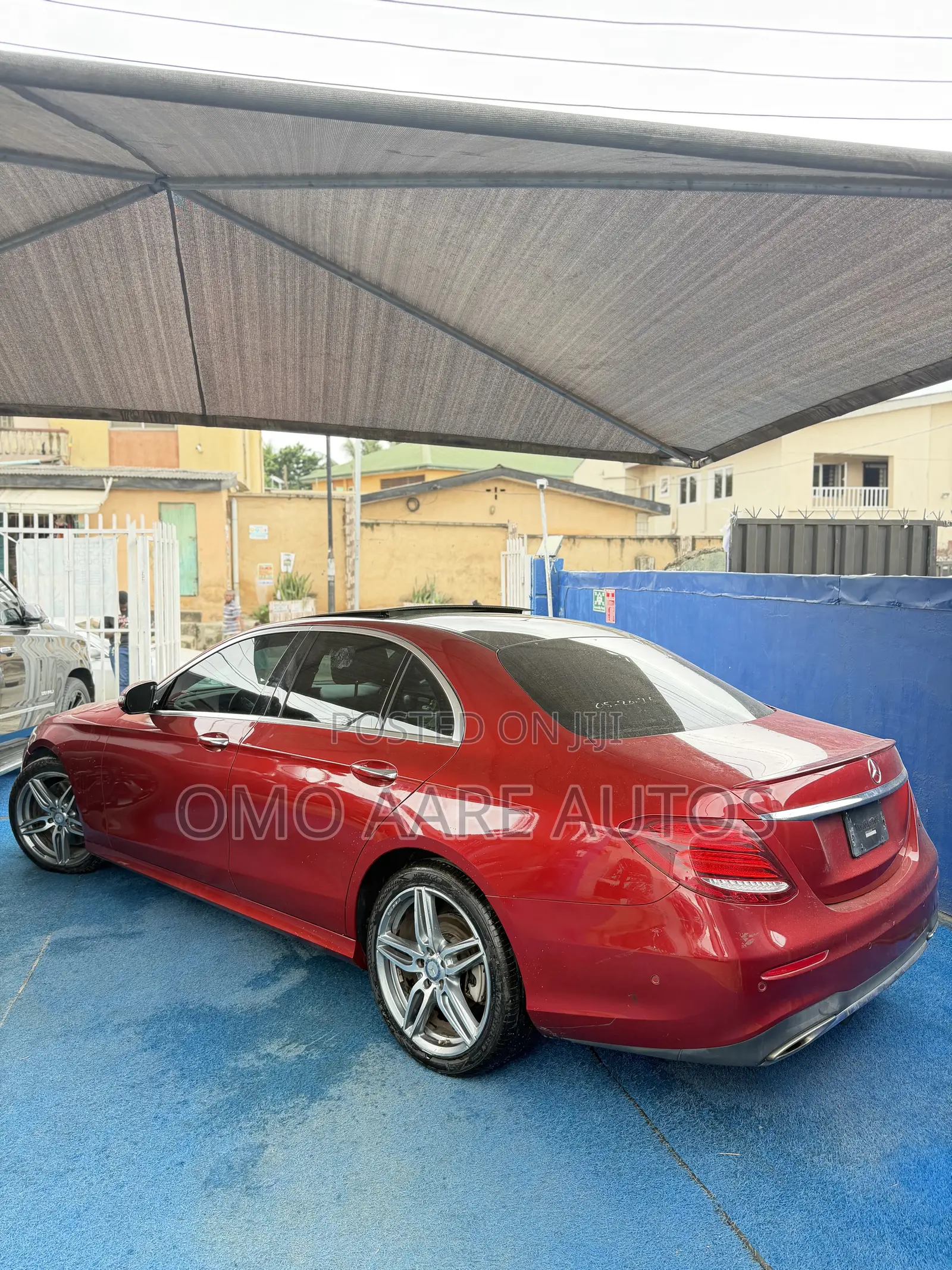 Mercedes-Benz E300 2017 Red