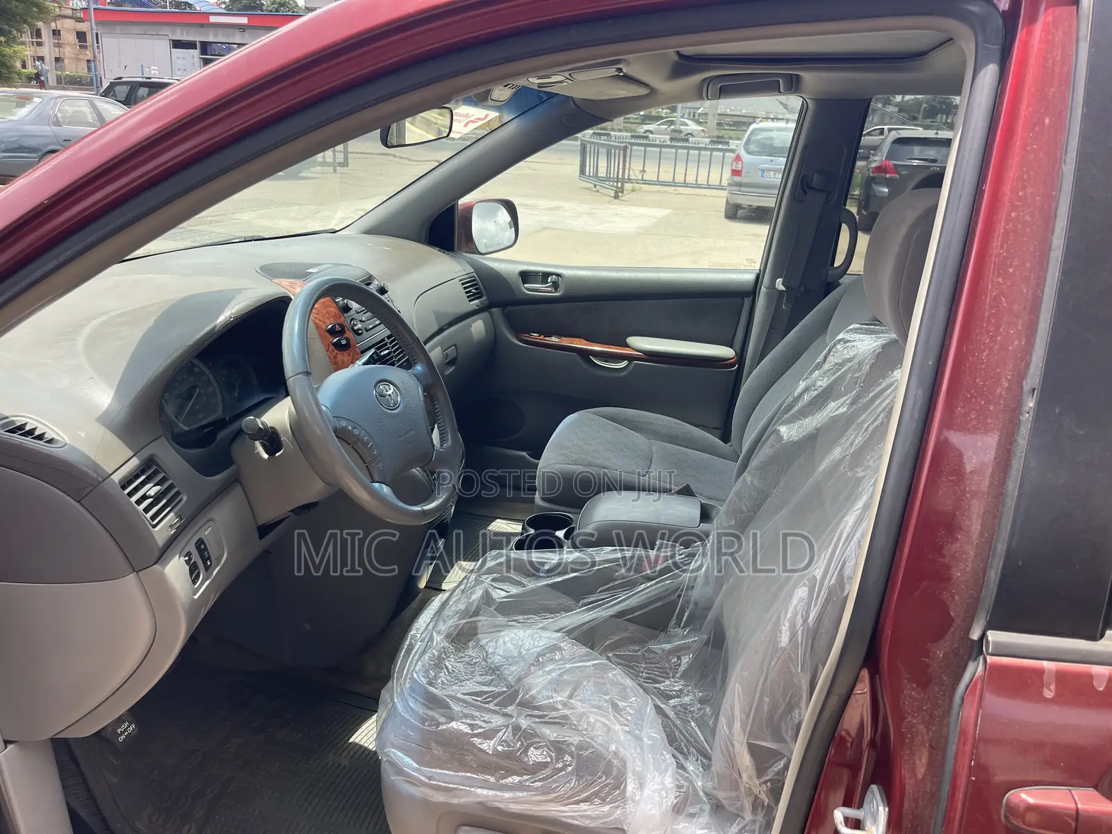 Toyota Sienna 2005 Red