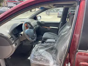 Toyota Sienna 2005 Red